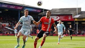 Carlton Morris nets late winner as Luton comeback boosts survival hopes Carlton Morris nets late winner as Luton comeback boosts survival hopes
