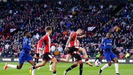 Oli McBurnie snatches Sheffield United a point against Chelsea