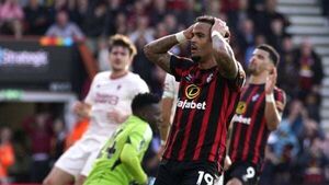 Bournemouth denied late penalty by VAR as Manchester United escape with draw Bournemouth denied late penalty by VAR as Manchester United escape with draw
