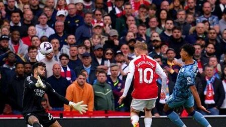 Arsenal title hopes hit as Aston Villa strike late to earn deserved Emirates win