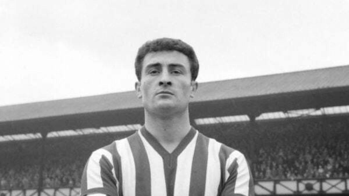 Former Ireland footballer Charlie Hurley dies aged 87