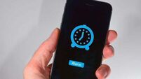 Apple working to fix iPhone alarm issue
