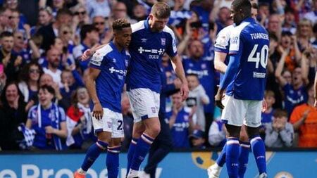 Party time for the Tractor Boys as Ipswich return to the Premier League