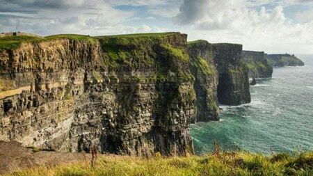 Woman dies after fall at Cliffs of Moher