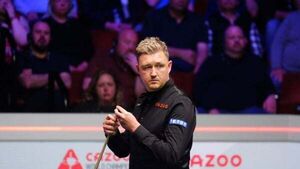 Kyren Wilson three frames from world title after holding off Jak Jones fightback