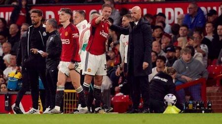 Jonny Evans hopes Man Utd do not sack Erik ten Hag after FA Cup glory