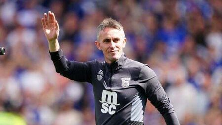 Kieran McKenna commits to Ipswich by signing new four-year deal