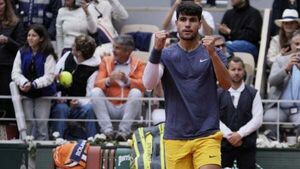 Carlos Alcaraz cruises into French Open quarter-finals