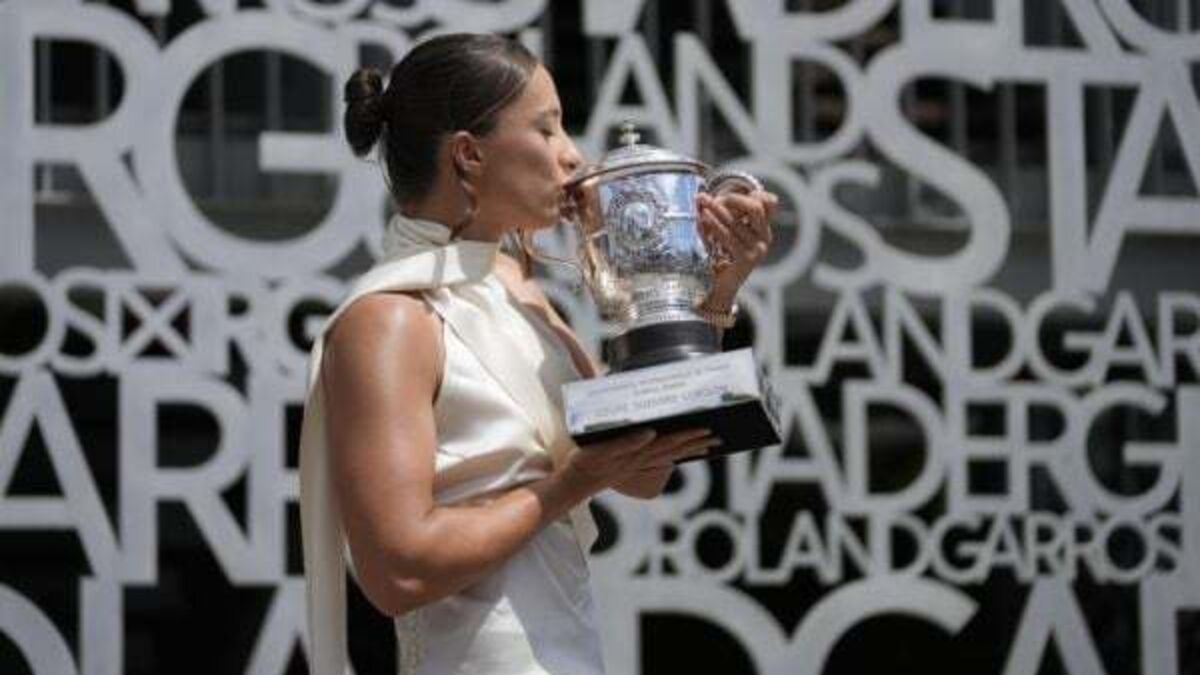 Iga Swiatek plays down chances of adding Wimbledon title to French Open crowns