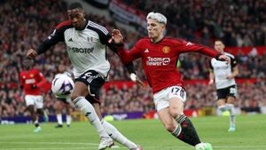 Manchester United and Fulham to contest opening Premier League fixture