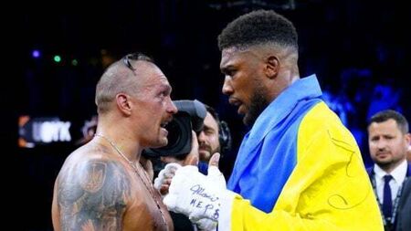 Oleksandr Usyk gifts Anthony Joshua ‘present’ by vacating IBF title