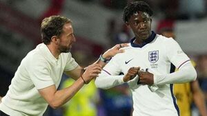 Jermain Defoe backs Kobbie Mainoo and Cole Palmer to give England ‘identity’