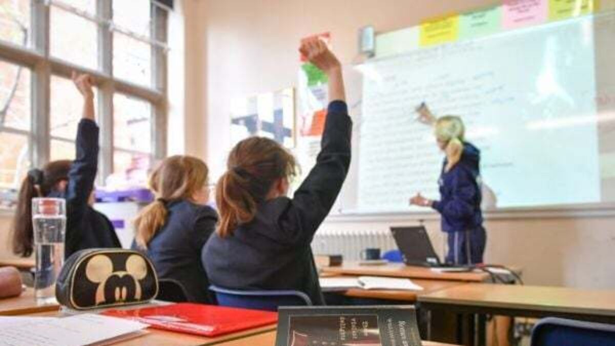 New teachers to receive €2,000 incentive to take full-time jobs