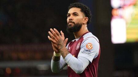 Douglas Luiz completes move from Villa to Juventus