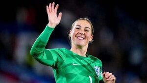 England goalkeeper Mary Earps joins Paris St Germain following Man Utd exit