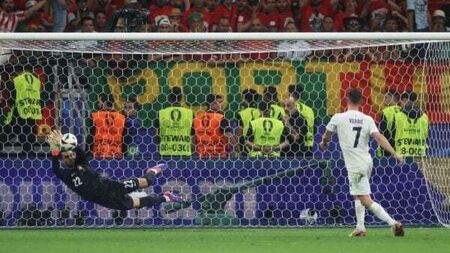 Portugal reach Euro quarter-finals after shootout win over Slovenia