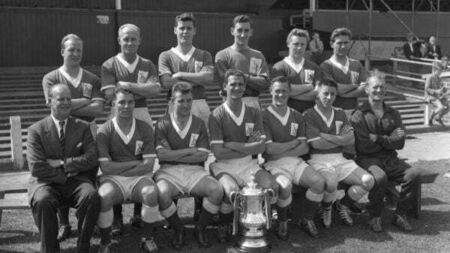 ‘Busby Babe’ Jeff Whitefoot dies aged 90