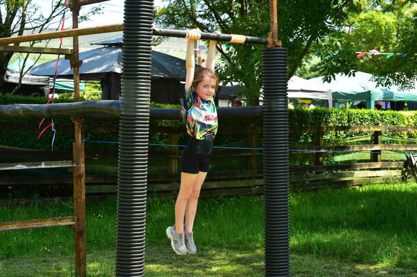 Doireann Scallan showing how it's done on the popular 'hang tough'
