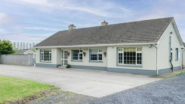 Charming bungalow in Cappagh North designed with comfort in mind