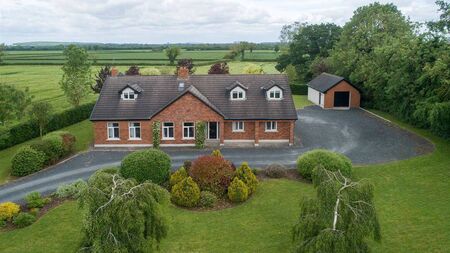 Five-bedroom home in Vicarstown with exceptional privacy