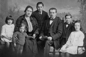 Patrick Murray and his wife Kathleen with their children. Aidan is standing at the back