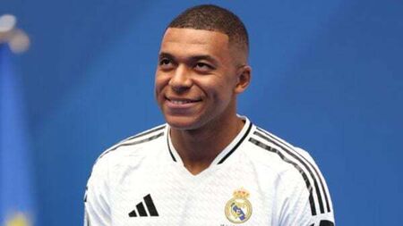 Real Madrid unveil Kylian Mbappe at a packed Bernabeu Stadium