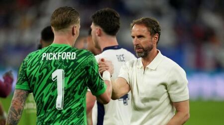 Jordan Pickford and Declan Rice thank departing England boss Gareth Southgate