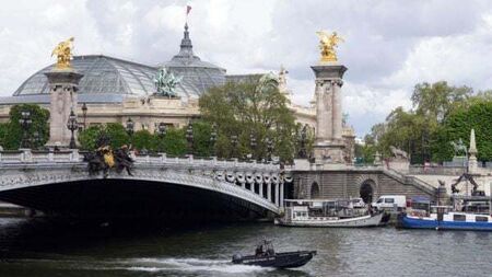 Swimming triathlon training cancelled due to poor water quality in Seine