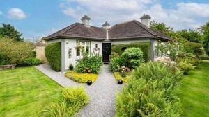 Colourful bungalow in Waterford designed with 1930s in mind Colourful bungalow in Waterford designed with 1930s in mind