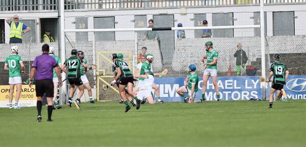 Craig Doyle (14) levels the game with the last puck from a 20 metre free for Bagenalstown Gaels against St Mullins in the SHC semi final. Photo: Pat Ahern Craig Doyle (14) levels the game with the last puck from a 20 metre free for Bagenalstown Gaels against St Mullins in the SHC semi final. Photo: Pat Ahern