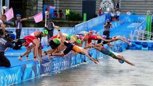 Marathon swimming training session cancelled over water quality concerns