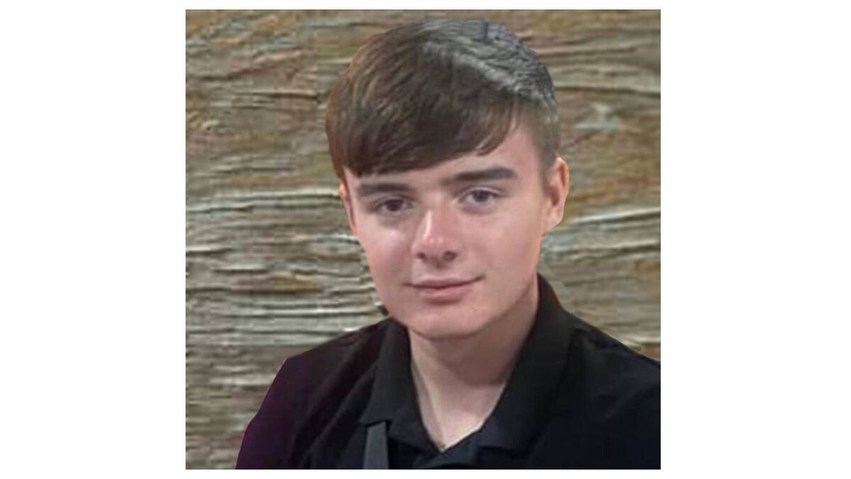 Tributes paid to teen who died in crash