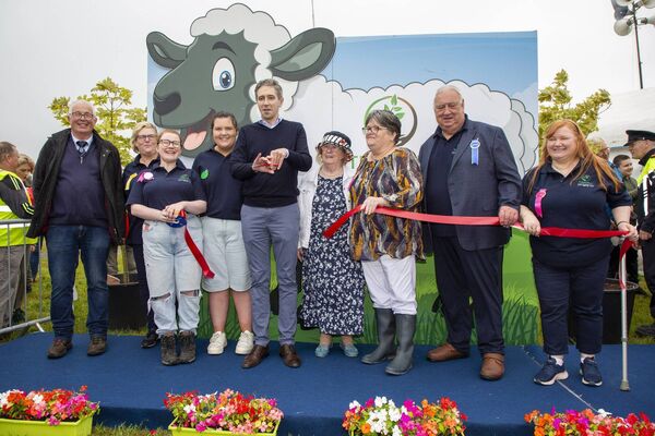 Taoiseach Simon Harris officially opens the 2024 Tinahely Show Taoiseach Simon Harris officially opens the 2024 Tinahely Show