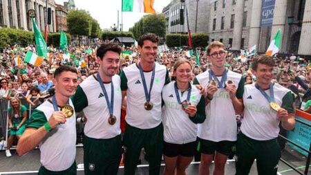 Thousands gather on O'Connell Street to welcome Irish Olympians home