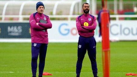 Ashley Cole named assistant to Lee Carsley during spell as interim England boss