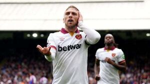 West Ham strike twice in second half to take victory at Crystal Palace