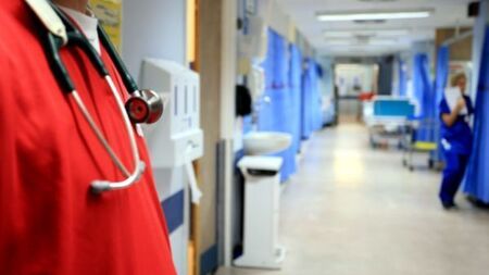 Hospital overcrowding: 392 patients waiting for beds
