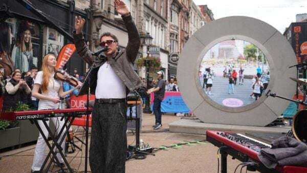 Cian Ducrot surprises fans with pop-up concert at Dublin portal