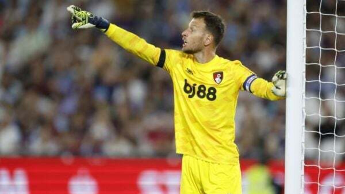 Arsenal agree deal to sign Bournemouth captain Neto on loan