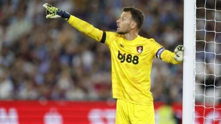 Arsenal agree deal to sign Bournemouth captain Neto on loan