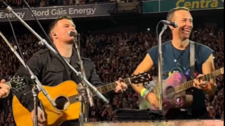 Coldplay sing Crazy World with Aslan in Croke Park