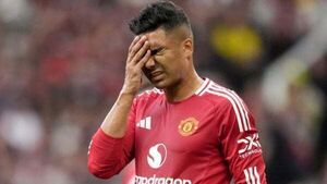 'He didn't leave at half-time': Ten Hag backs Casemiro