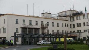 Trolley Watch: 321 people waiting for beds in Irish hospitals Trolley Watch: 321 people waiting for beds in Irish hospitals