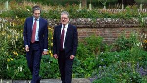 Keir Starmer visits Dublin in bid to reset British-Irish relations Keir Starmer visits Dublin in bid to reset British-Irish relations