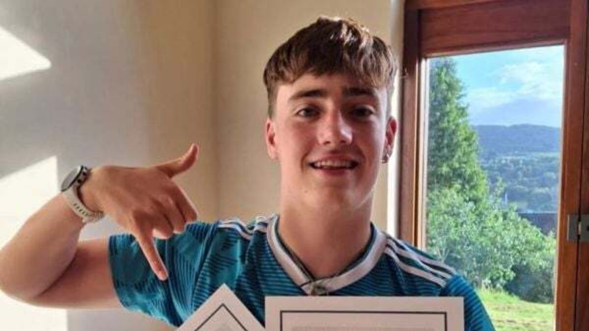 Teen swimmer aims to become youngest to complete Irish Triple Crown challenge