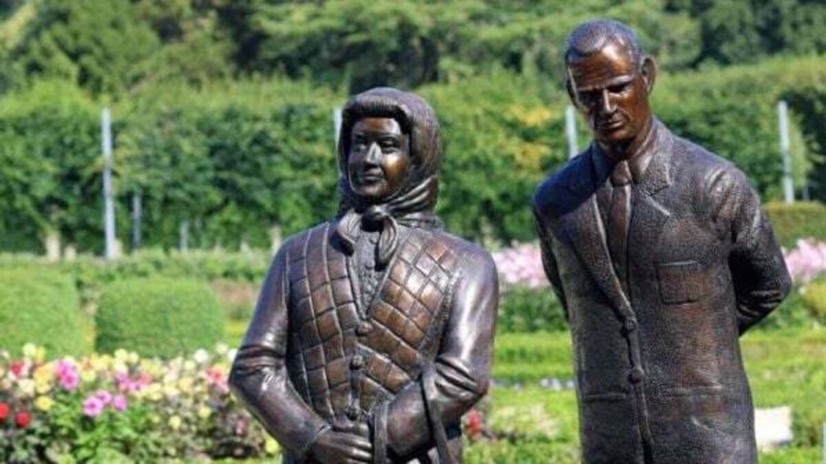 Antrim council defends statue commemorating Britain's late Queen after mixed reviews
