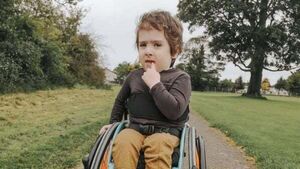 Simon Harris says ‘proper communication essential’ in child spinal surgery cases Simon Harris says ‘proper communication essential’ in child spinal surgery cases
