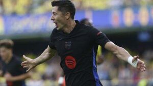 Robert Lewandowski and Raphinha bag braces as Barcelona blow away Villarreal