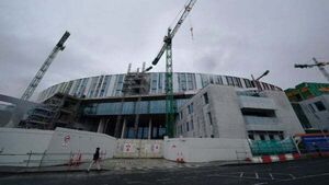 Children’s hospital is ‘hostage in negotiations’ with construction firm, board says Children’s hospital is ‘hostage in negotiations’ with construction firm, board says