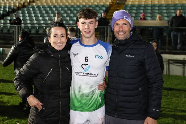 Carlow Town/Setanta under 16 'A hurling captain Harry Delaney celebrates with his family Photo:Pat Ahern Carlow Town/Setanta under 16 'A hurling captain Harry Delaney celebrates with his family Photo:Pat Ahern